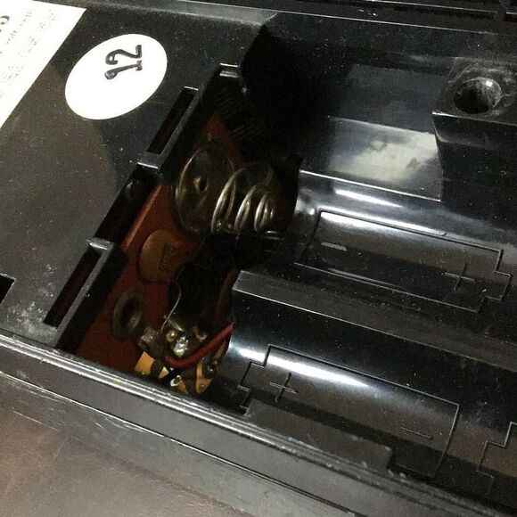 Vintage Motorola XP6EE transistor radio - Picture 9 of 10